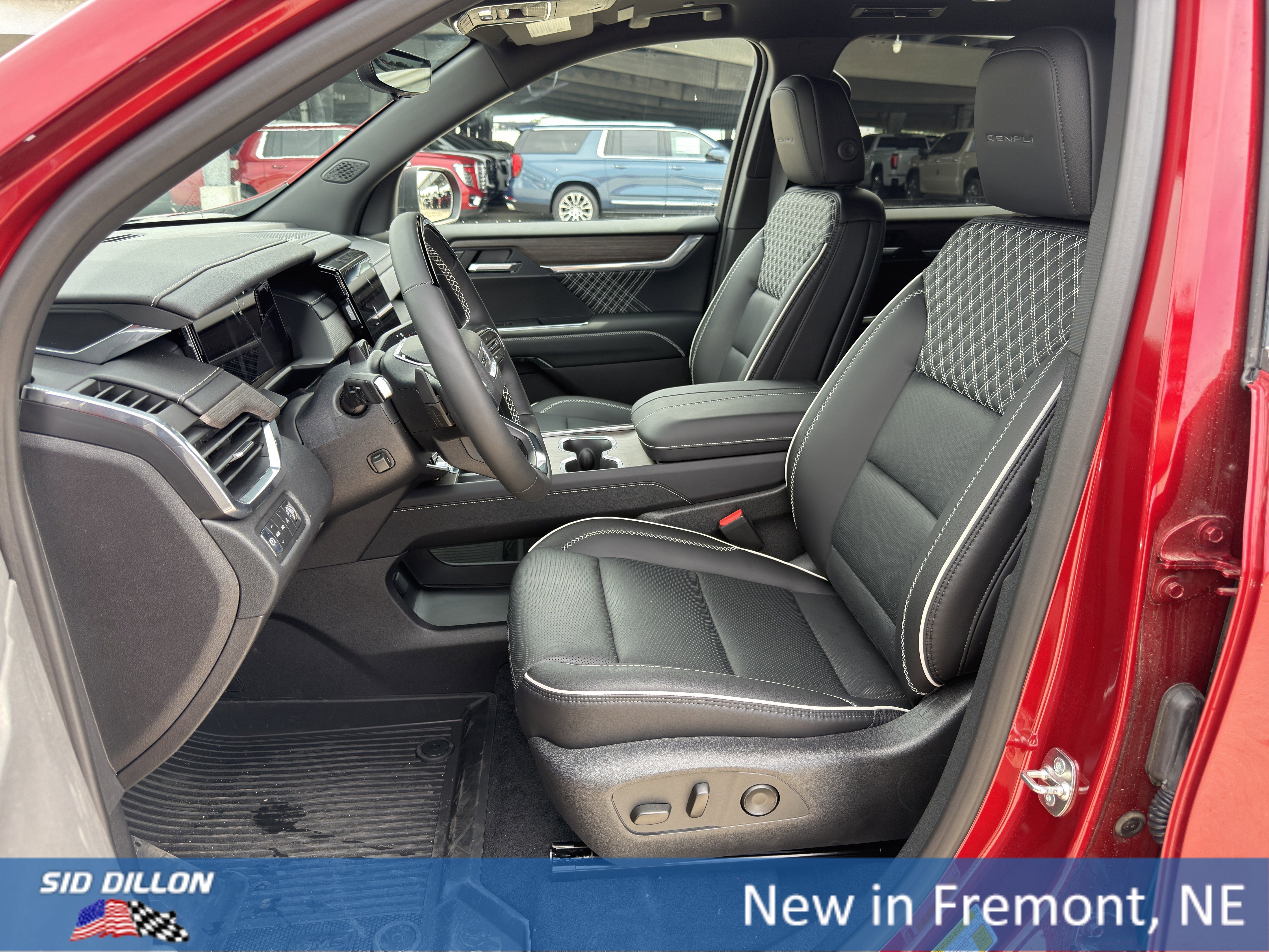 2026 GMC Acadia Denali - Photo 17