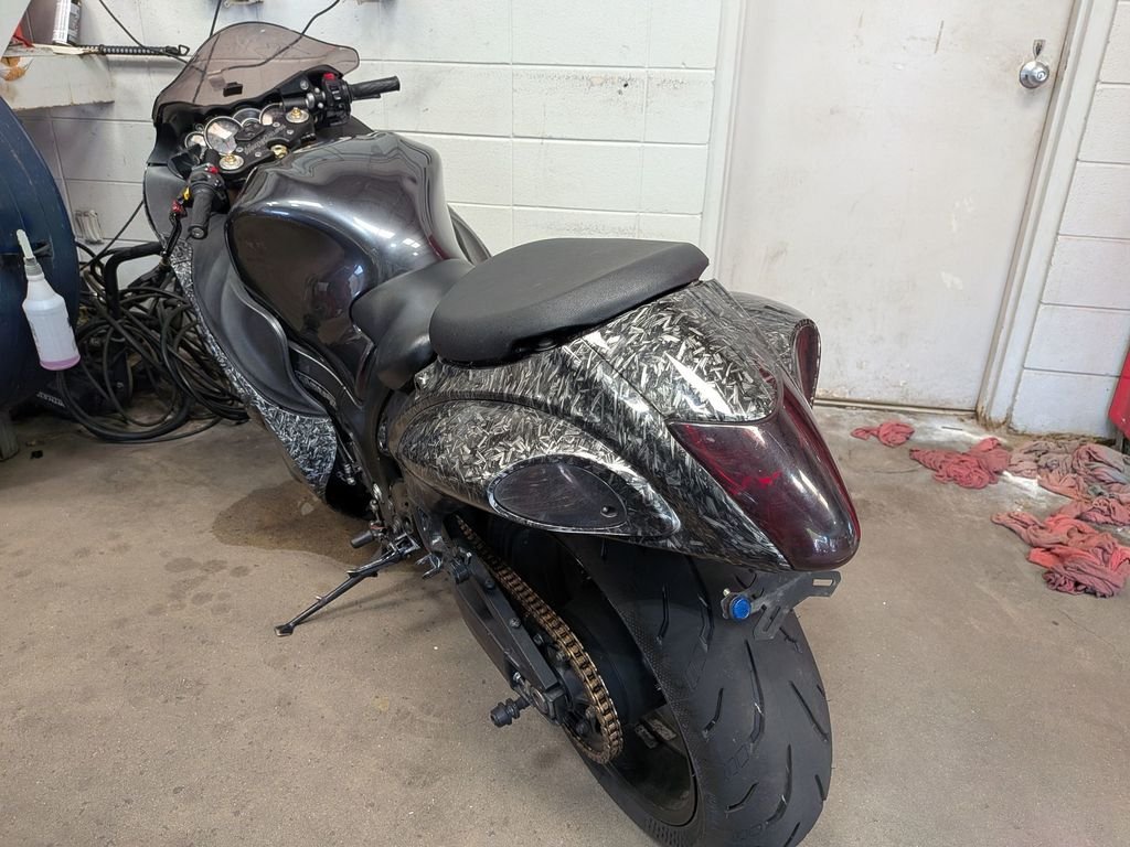 Used 2014 Carbon Suzuki Bike image 5