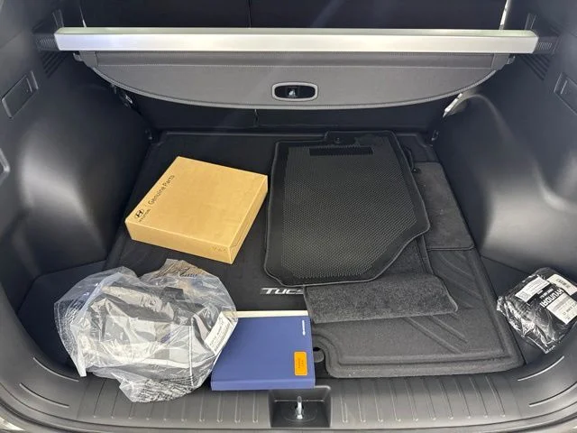 Used 2025 Silver Hyundai SEL Convenience image 33