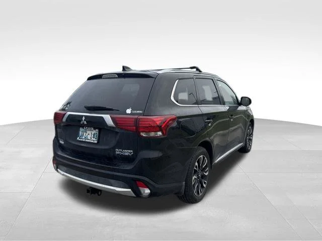Used 2018 Black Mitsubishi SEL image 3