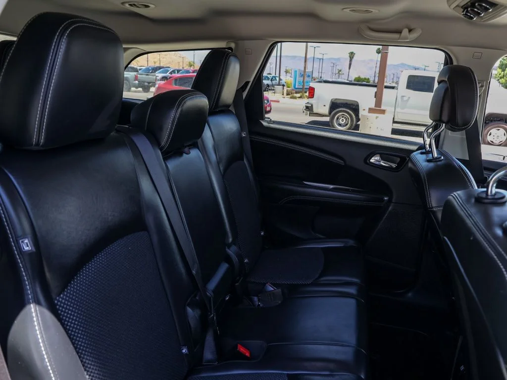 Used 2017 Black Dodge Crossroad image 17