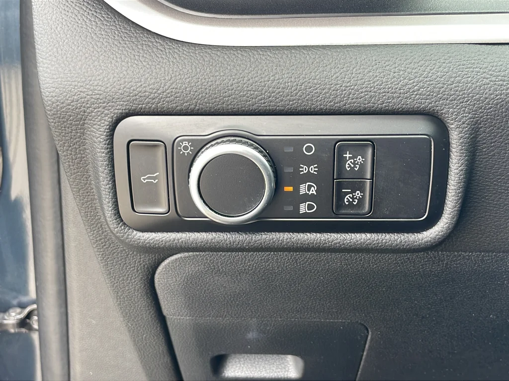 Used 2023 Blue Ford XLT image 20