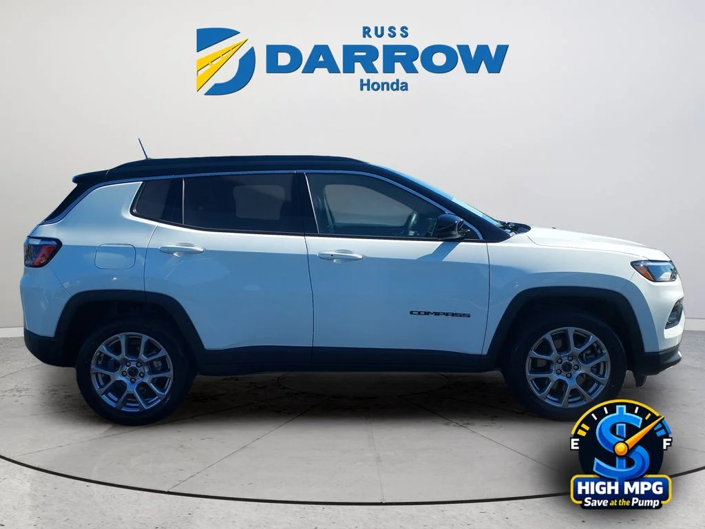 Used 2025 White Jeep Limited image 6