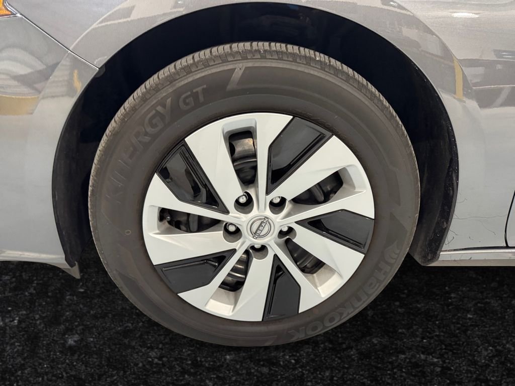Used 2025 Gray Nissan 2.5 S image 27