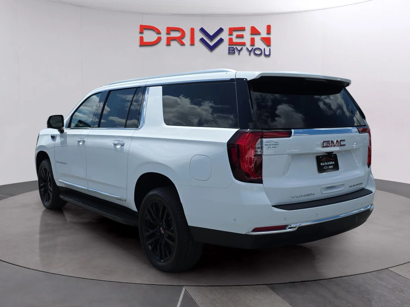 New 2026 Summit White GMC Elevation image 3