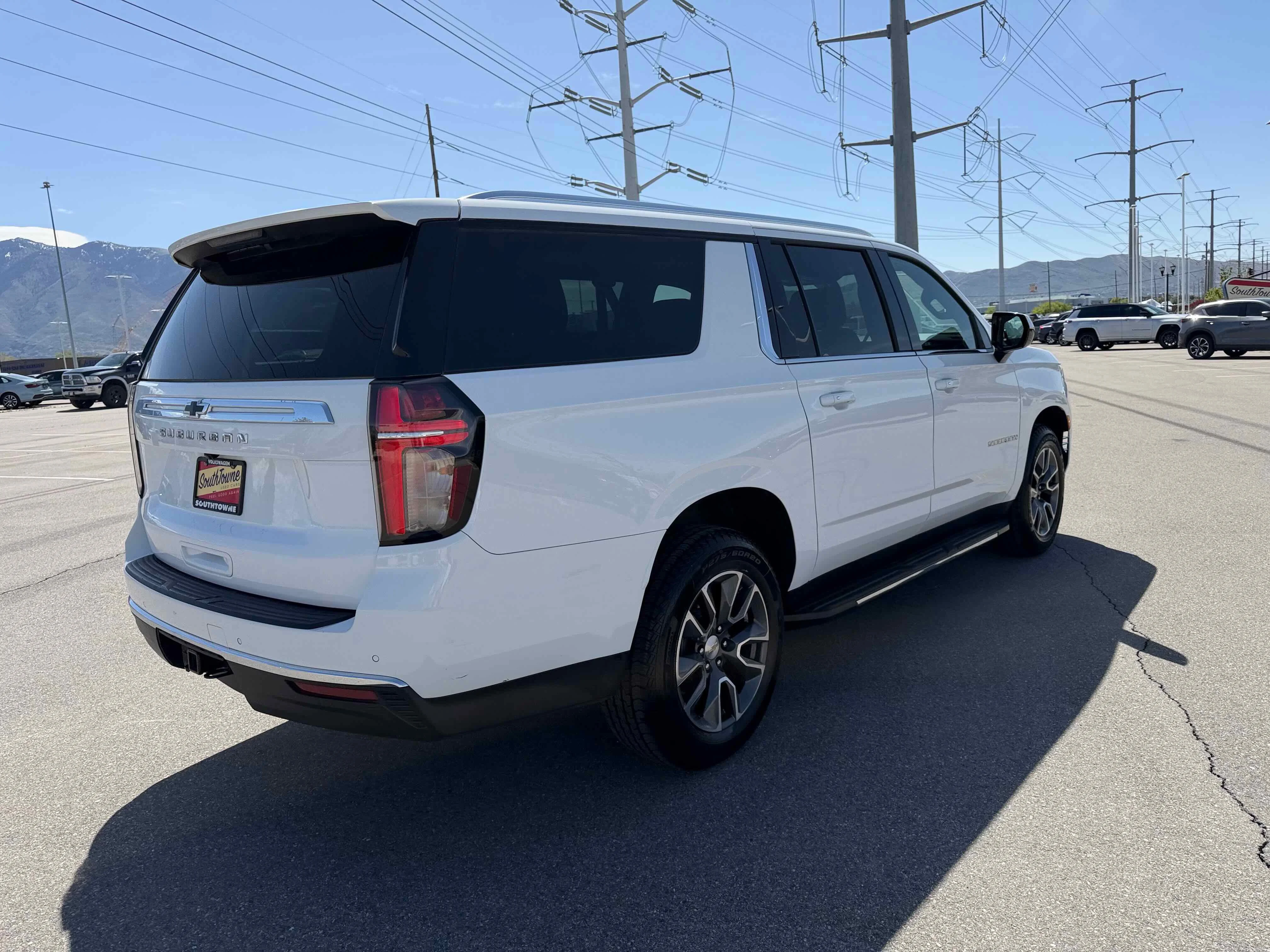Used 2022 White Chevrolet LS image 7