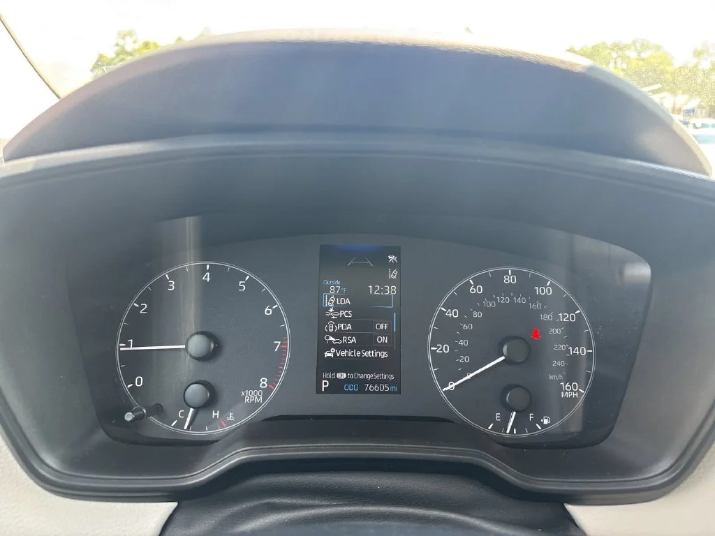 Used 2023 White Toyota LE image 9
