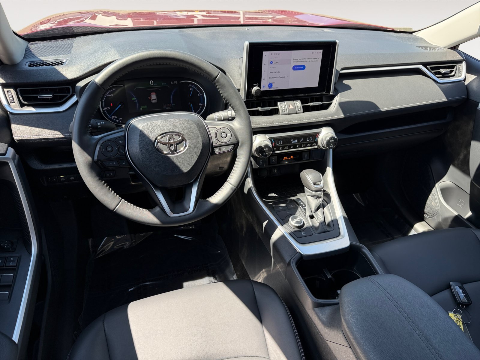 Used 2025 Pearl Toyota XLE Premium image 15