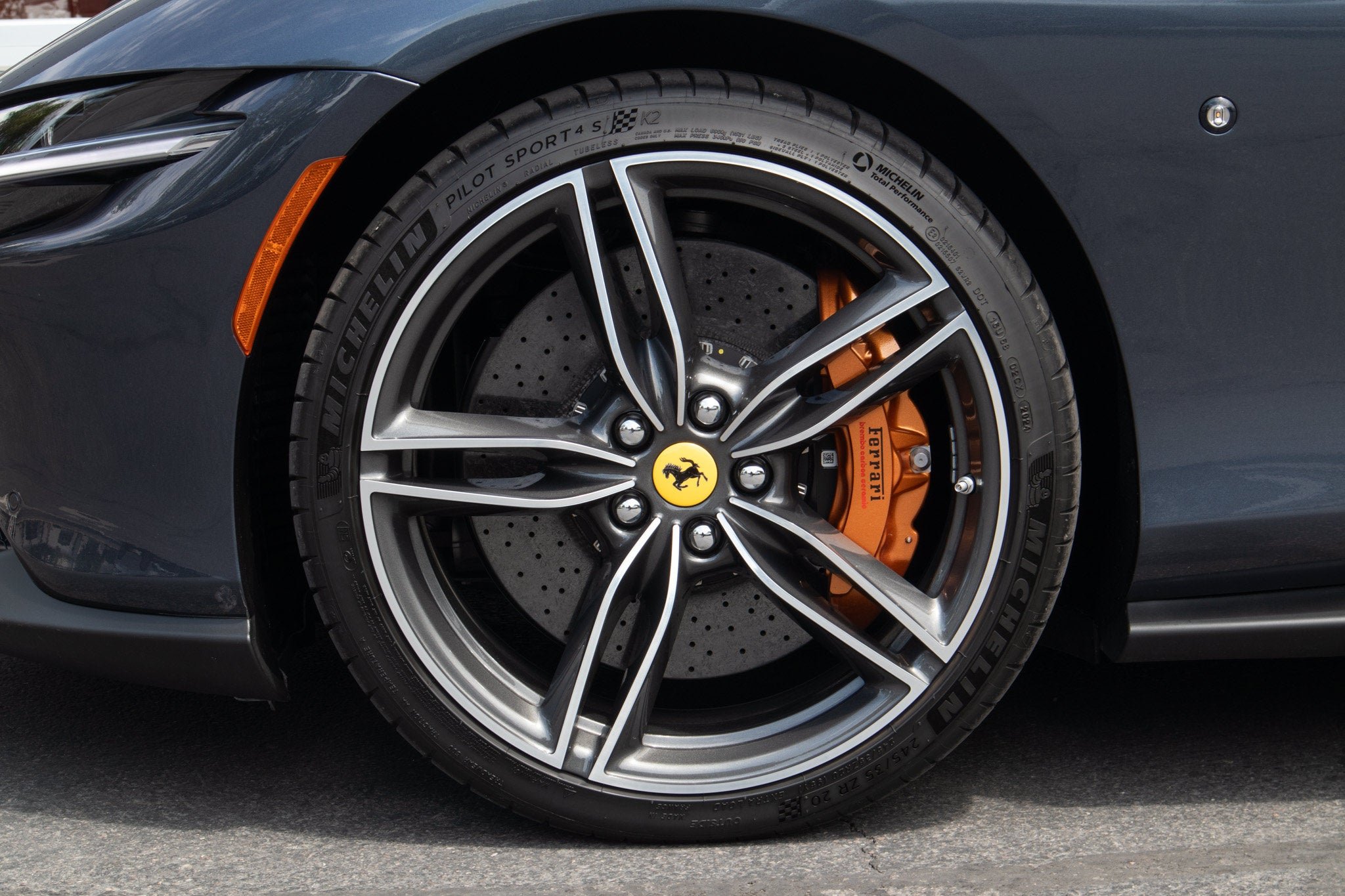 Used 2025 Blu Roma ferrari  image 12