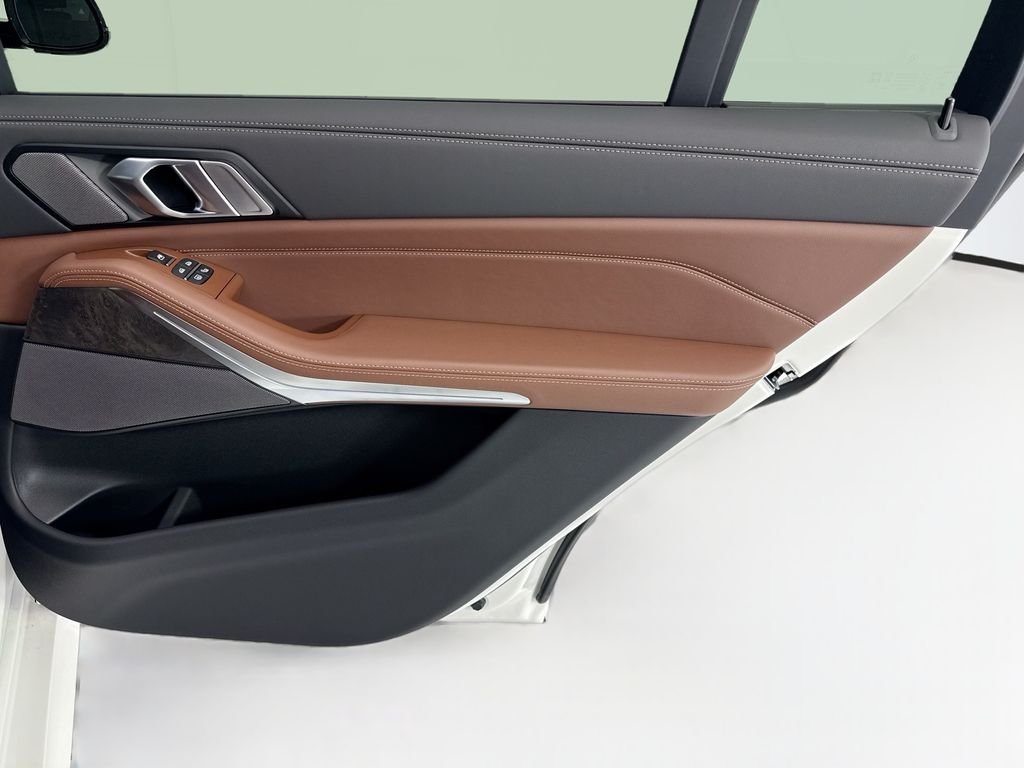 New 2027 Alpine White BMW xDrive40i image 26