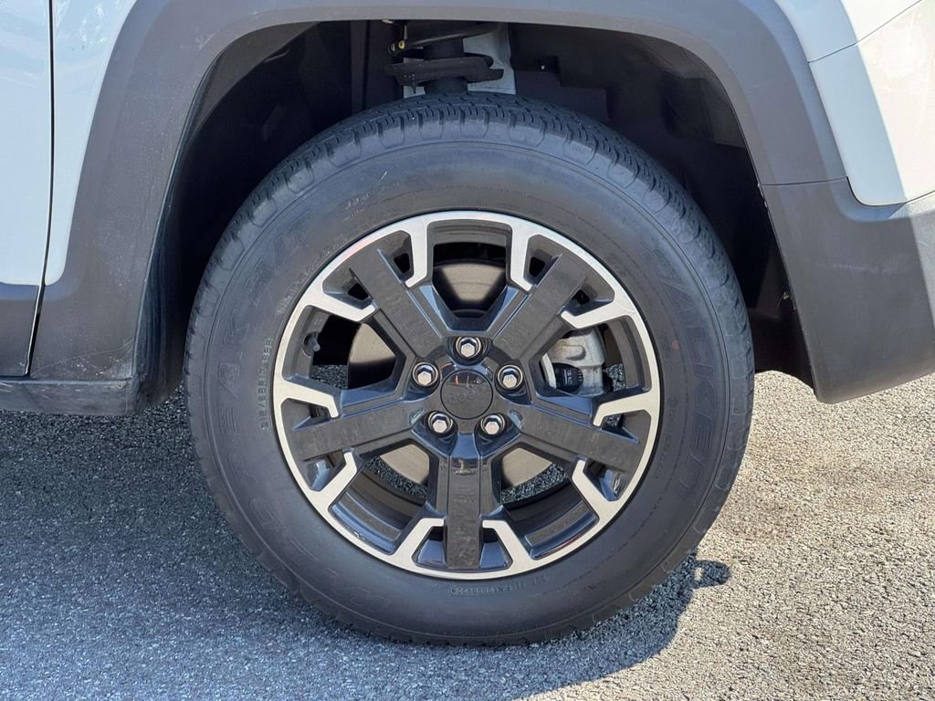 Used 2023 White Jeep Trailhawk image 11