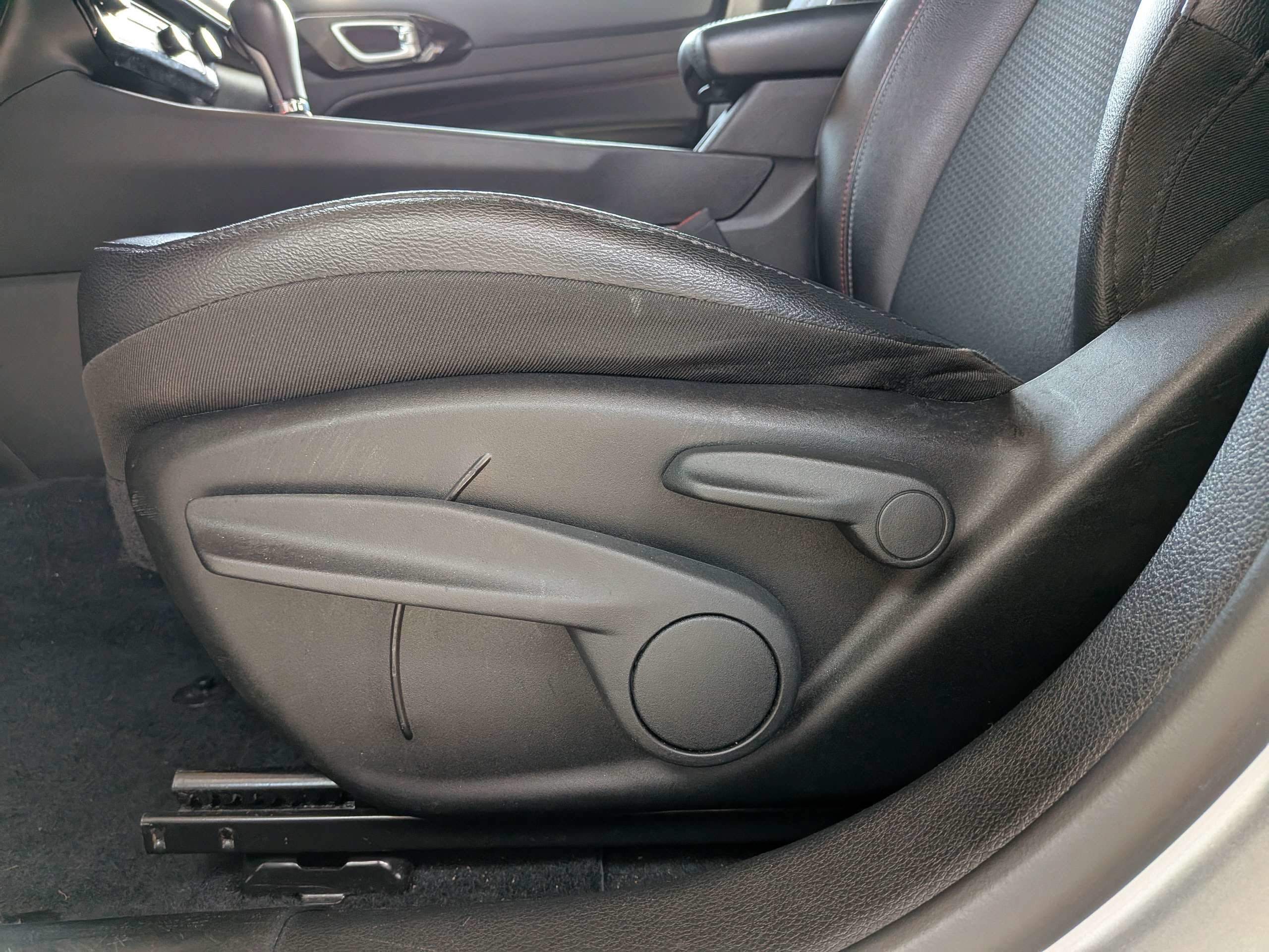 Used 2025 Silver Jeep Trailhawk image 14