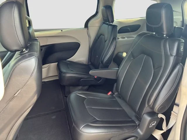 Used 2024 Silver Mist Chrysler Touring L image 14