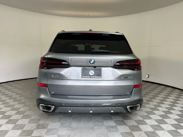 Used 2026 Skyscraper Grey Metallic BMW xDrive40i image 6
