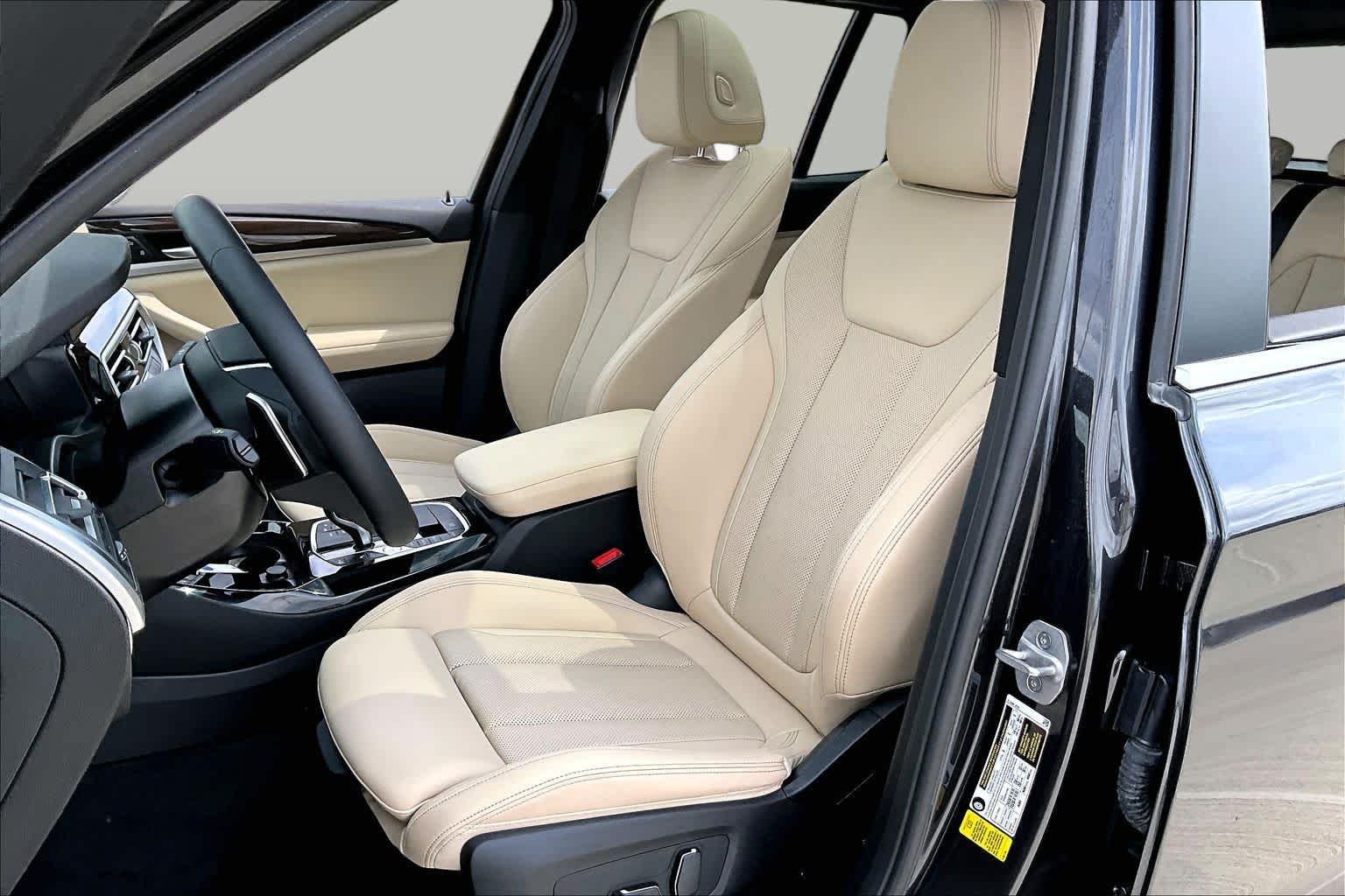 Used 2024 Dark Graphite Metallic BMW sDrive30i image 7