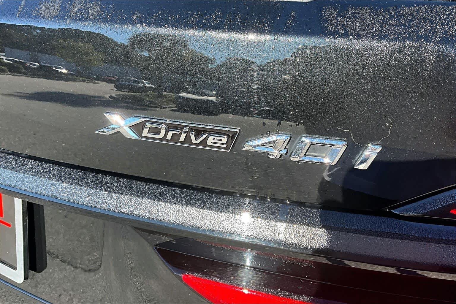 Used 2025 Black Sapphire Metallic BMW xDrive40i image 10