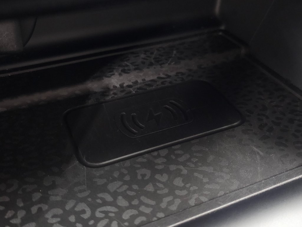 2024 JAGUAR E-PACE - Image 35