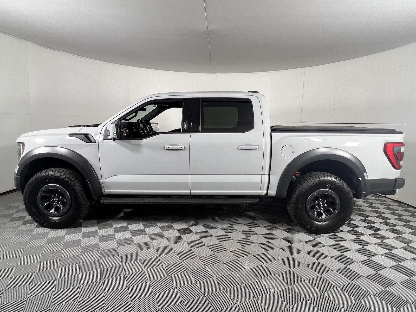 Used 2023 Avalanche Gray Ford Raptor image 8
