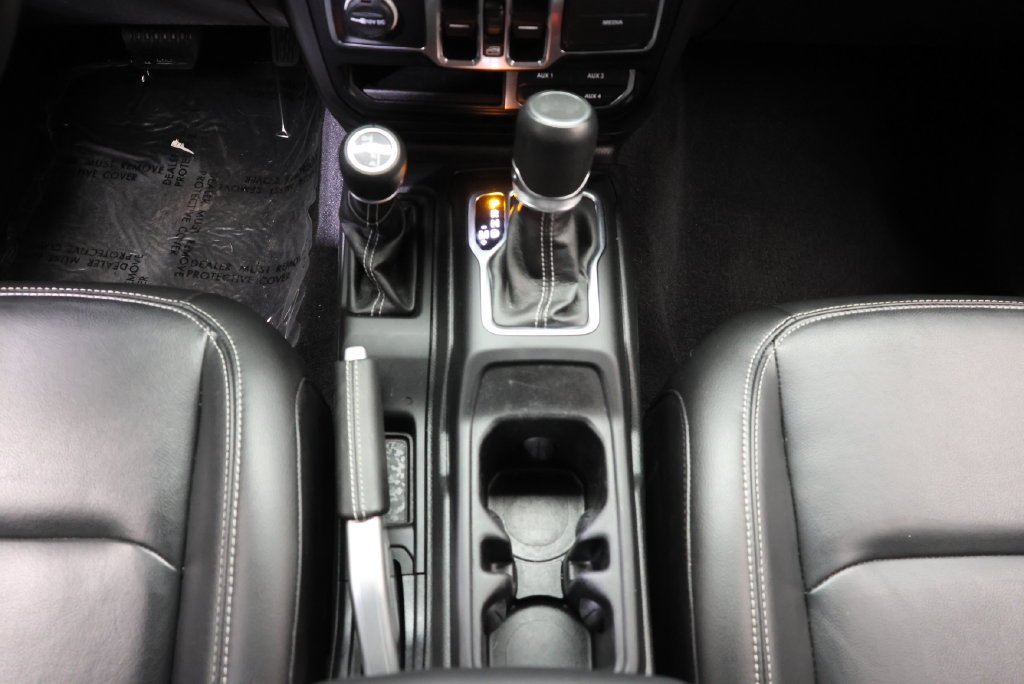 2023 Jeep Wrangler 4-Door Sahara - Photo 21