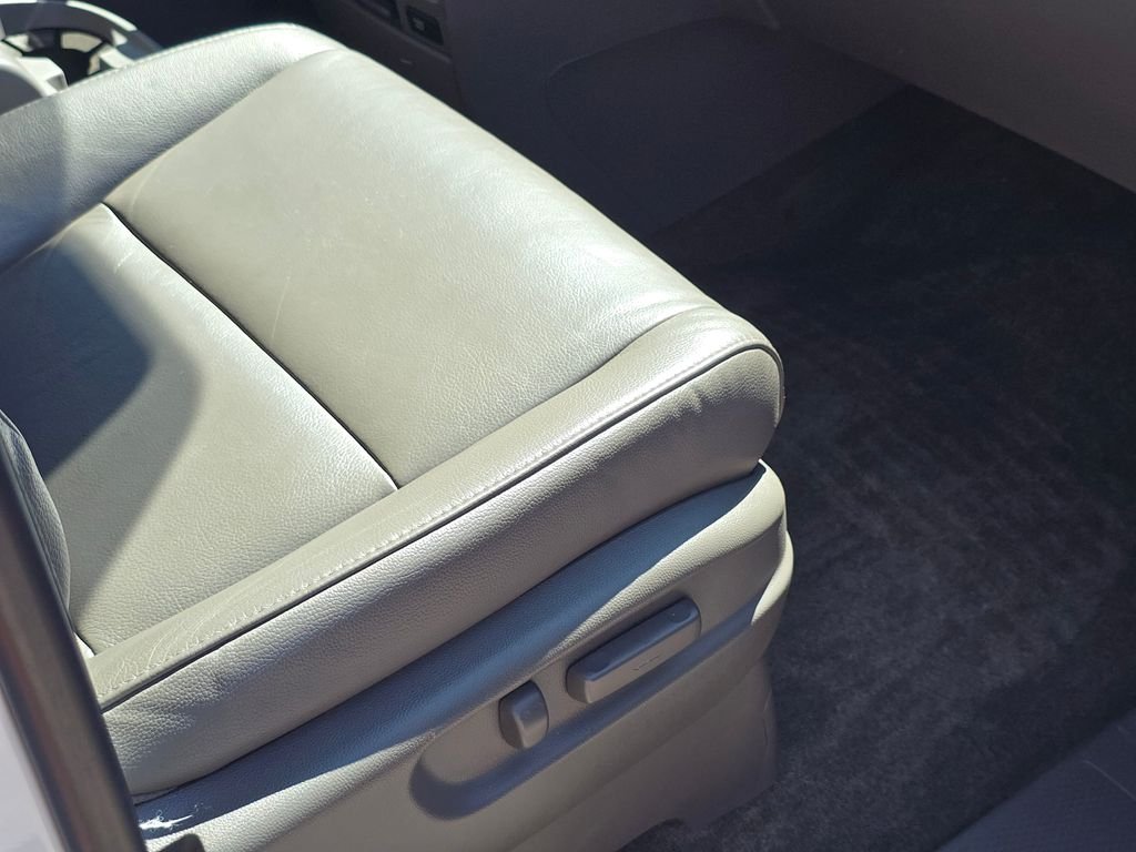 Used 2015  Honda Touring image 28