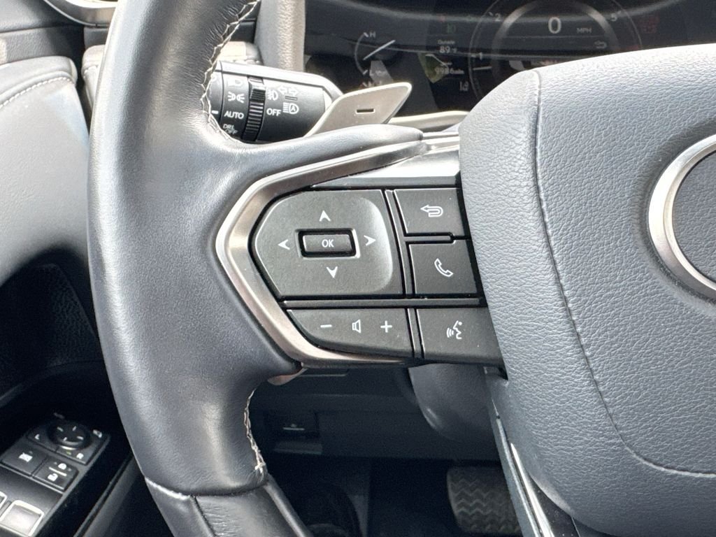 Used 2024 White Lexus 600 Luxury image 21