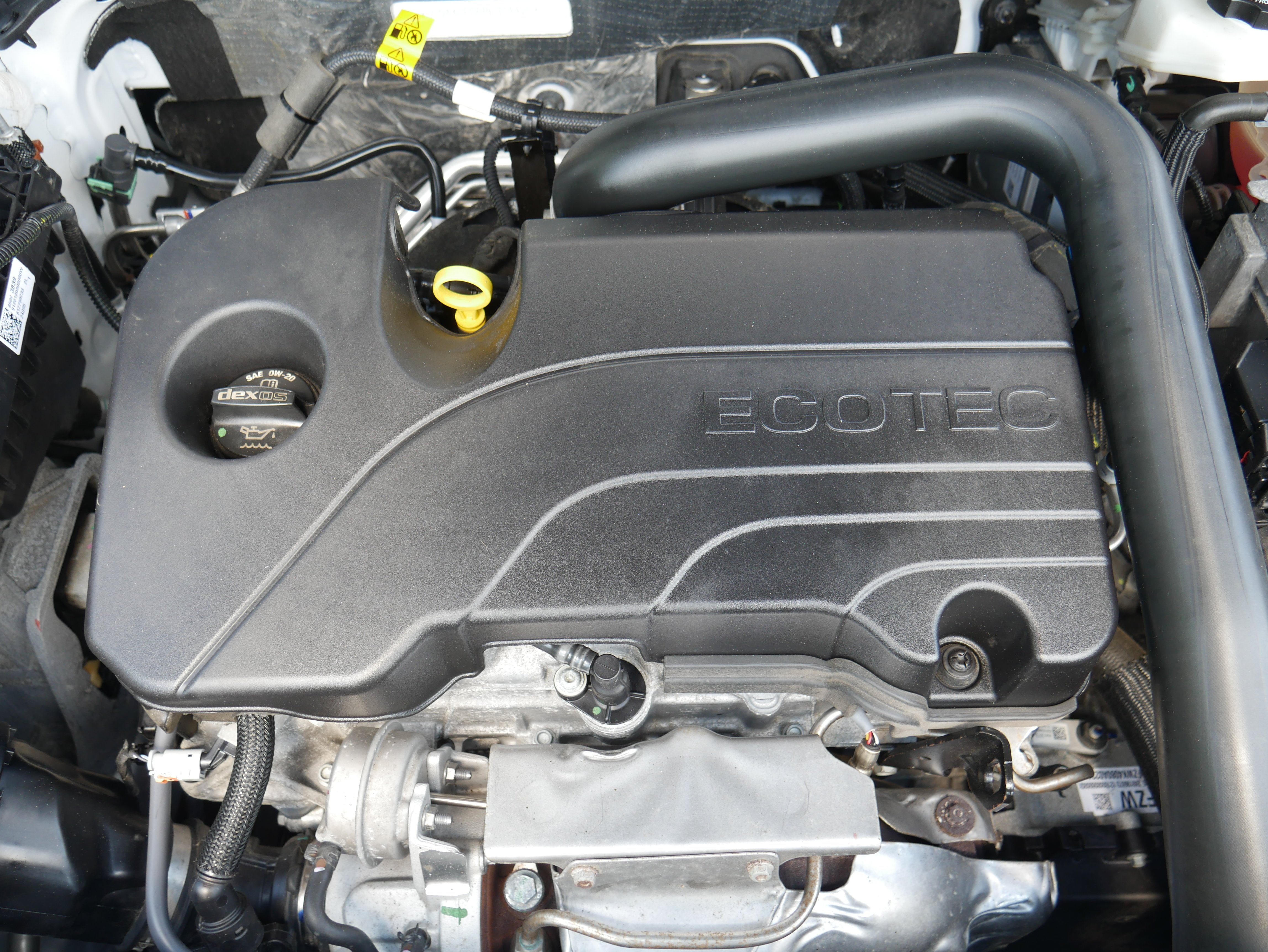 Used 2024 Summit White Chevrolet LT image 10