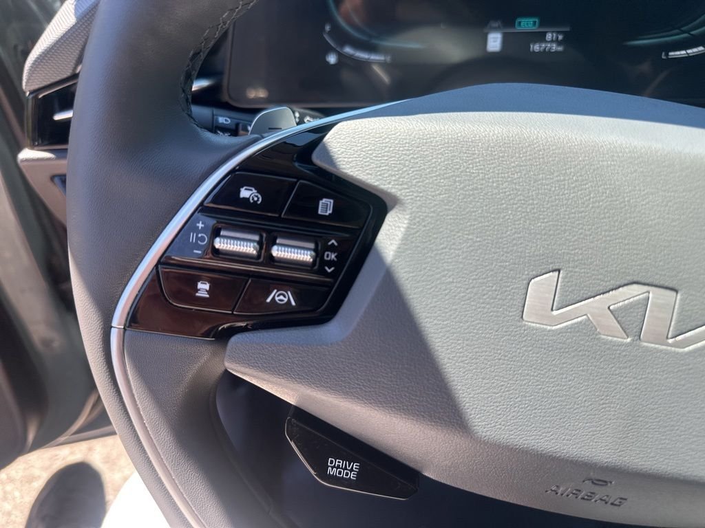 Used 2023 Green Kia SX Touring image 14