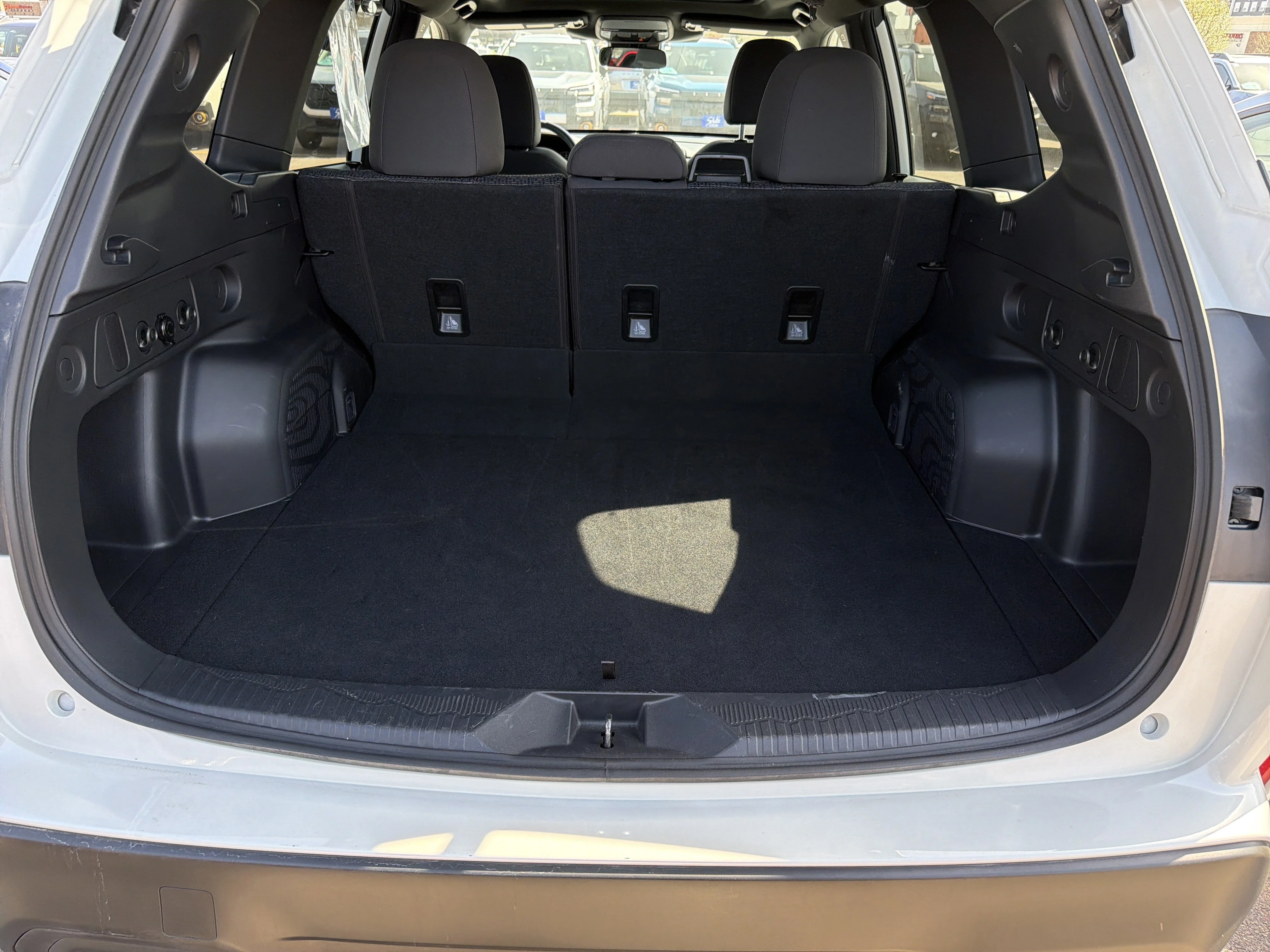 Used 2025 Crystal White Pearl Subaru Premium image 18