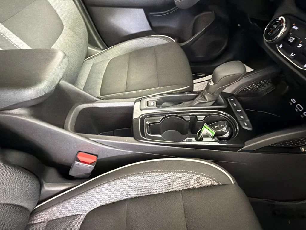 Used 2021 SUMMIT WHITE Chevrolet LT image 33