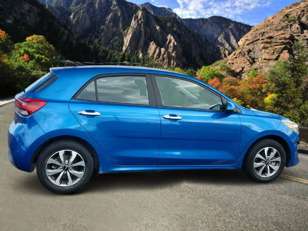 Used 2022 Blue Kia S image 2
