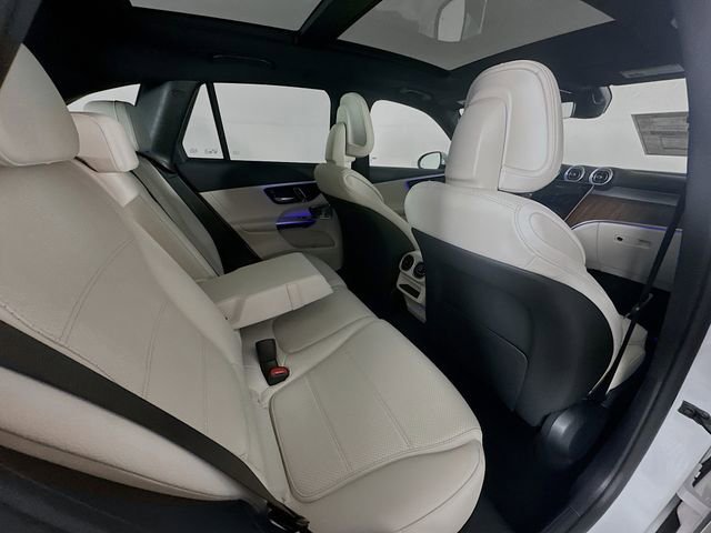 New 2026 MANUFAKTUR Moonlight White Metallic Mercedes-Benz GLC 300 image 58
