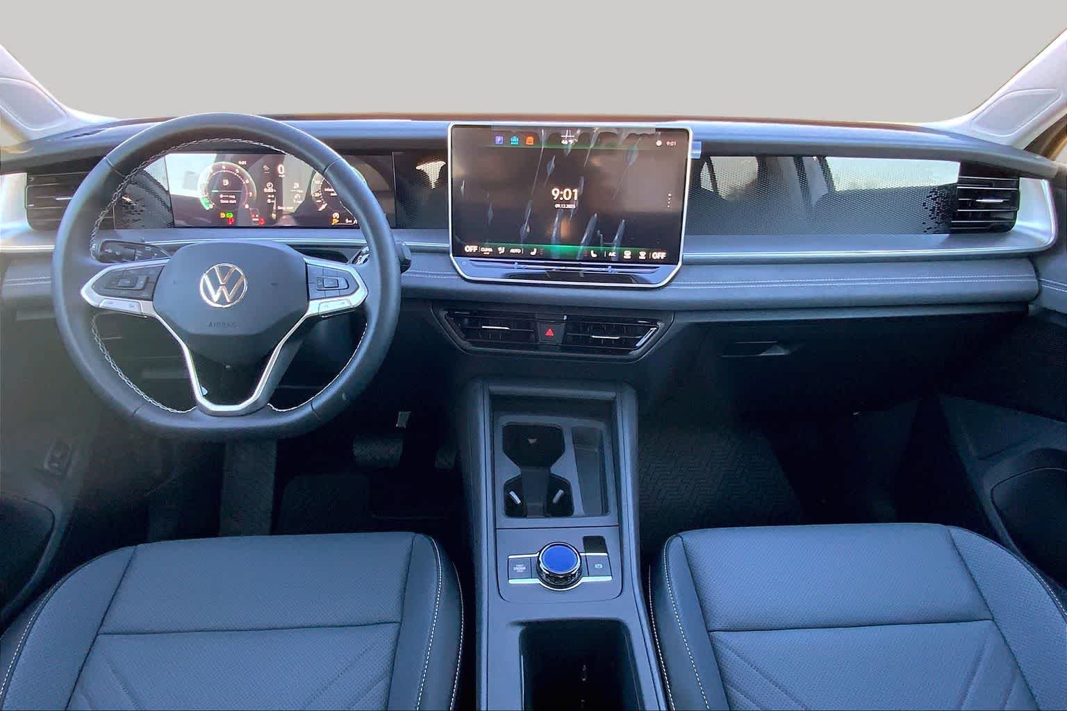 New 2026 Pyrite Silver Metallic Volkswagen SE image 5