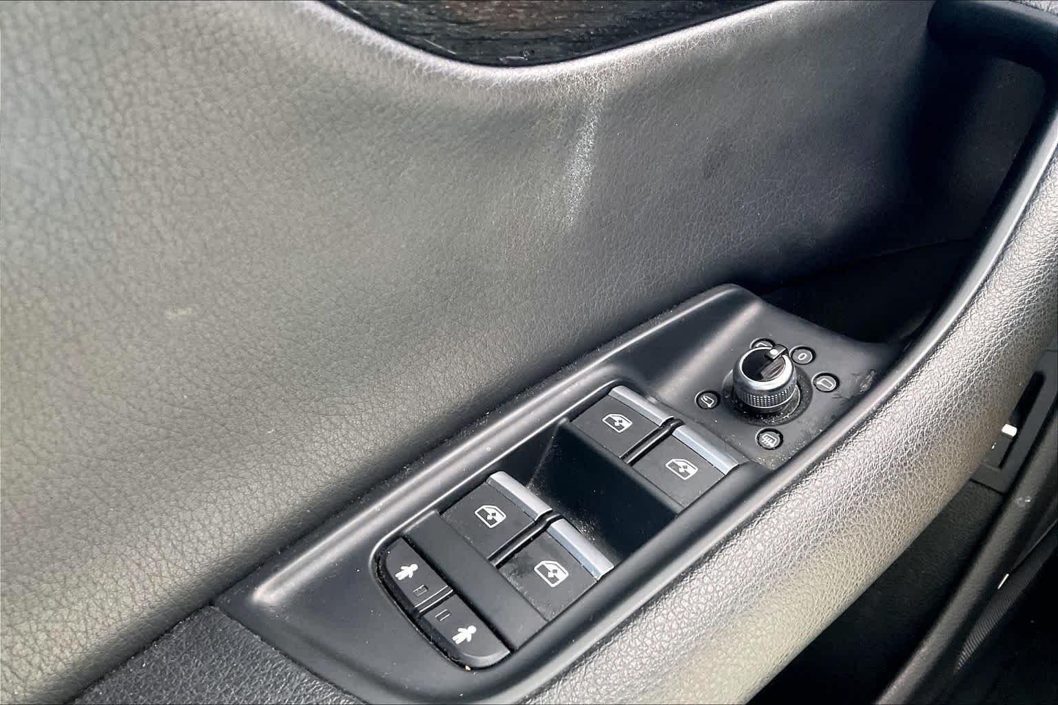 Used 2018 Florett Silver Metallic Audi Prestige image 33