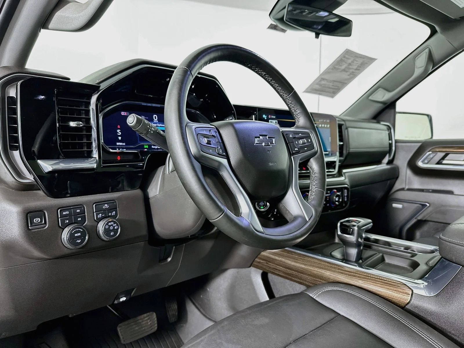 Used 2024 Sterling Gray Metallic Chevrolet LT Trail Boss image 9
