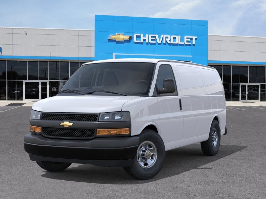 New 2026 Summit White Chevrolet WT image 6