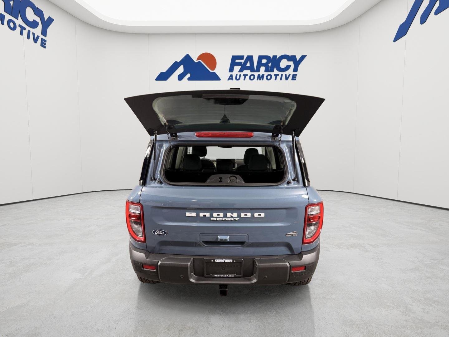 Used 2026 Azure Gray Metallic Tri-Coat Ford Big Bend image 5