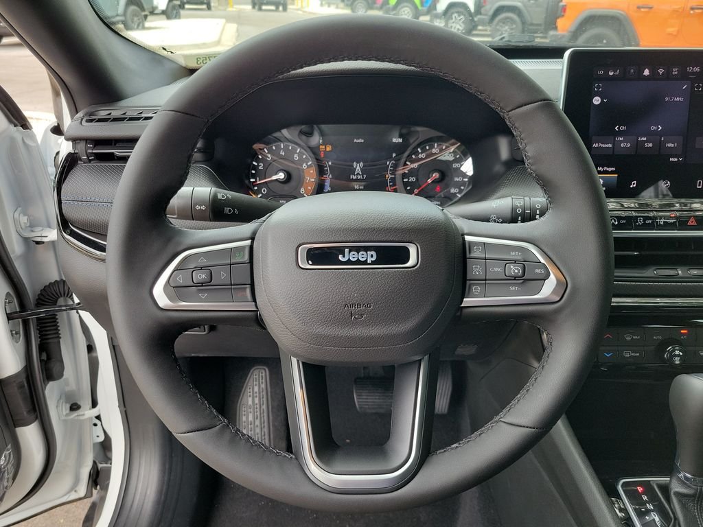 New 2026 Bright White Clearcoat Jeep Latitude image 12
