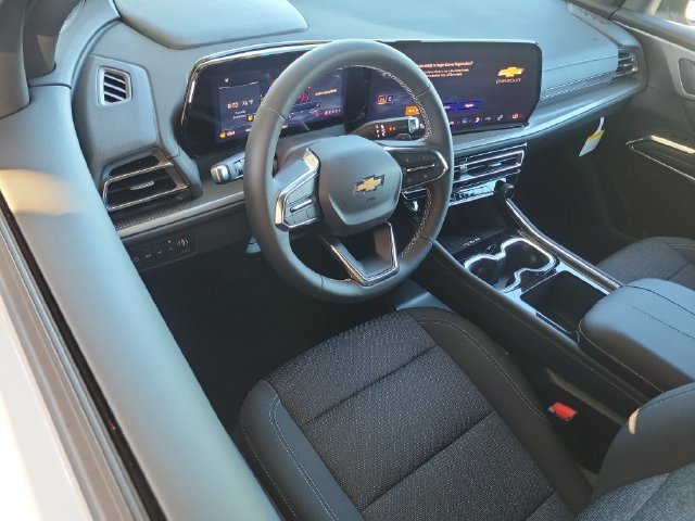 New 2027 Polar White Tricoat Chevrolet LT image 6