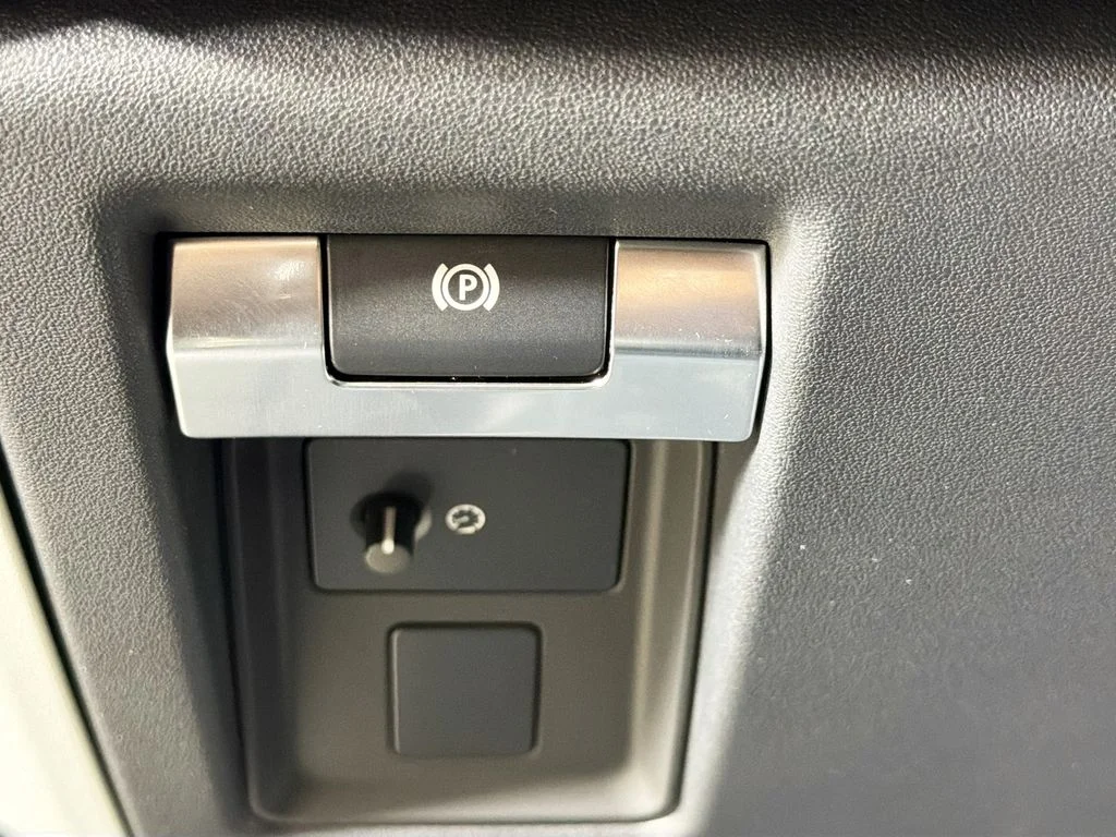 Used 2024 Gray Land Rover S image 10