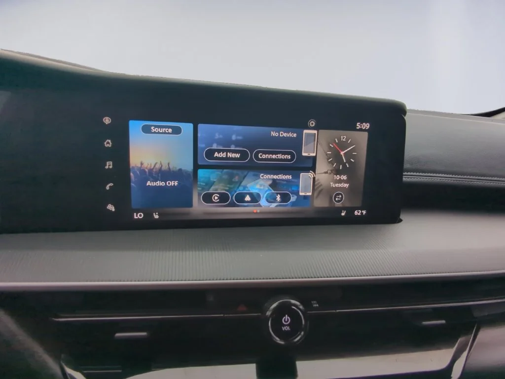 Used 2025 Gray Nissan SV image 13