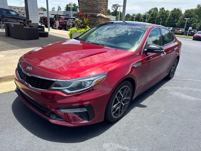 Used 2020 Red Kia SE image 2