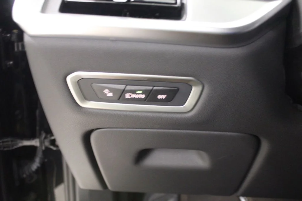 Used 2024 Black BMW xDrive40i image 19