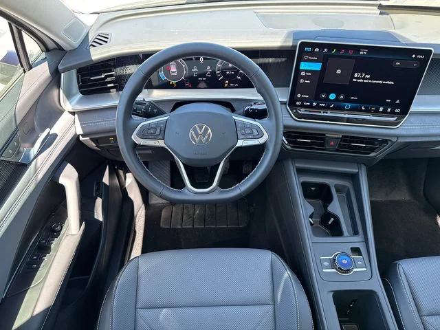 New 2026 Pure White Volkswagen 2.0T SE image 30