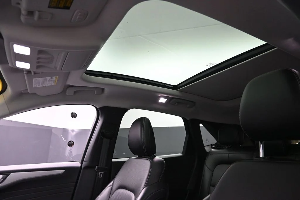 Used 2025 Black Ford Platinum image 23