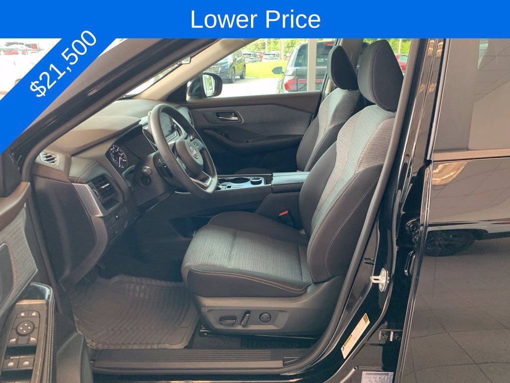 Used 2023 Black Nissan SV image 3