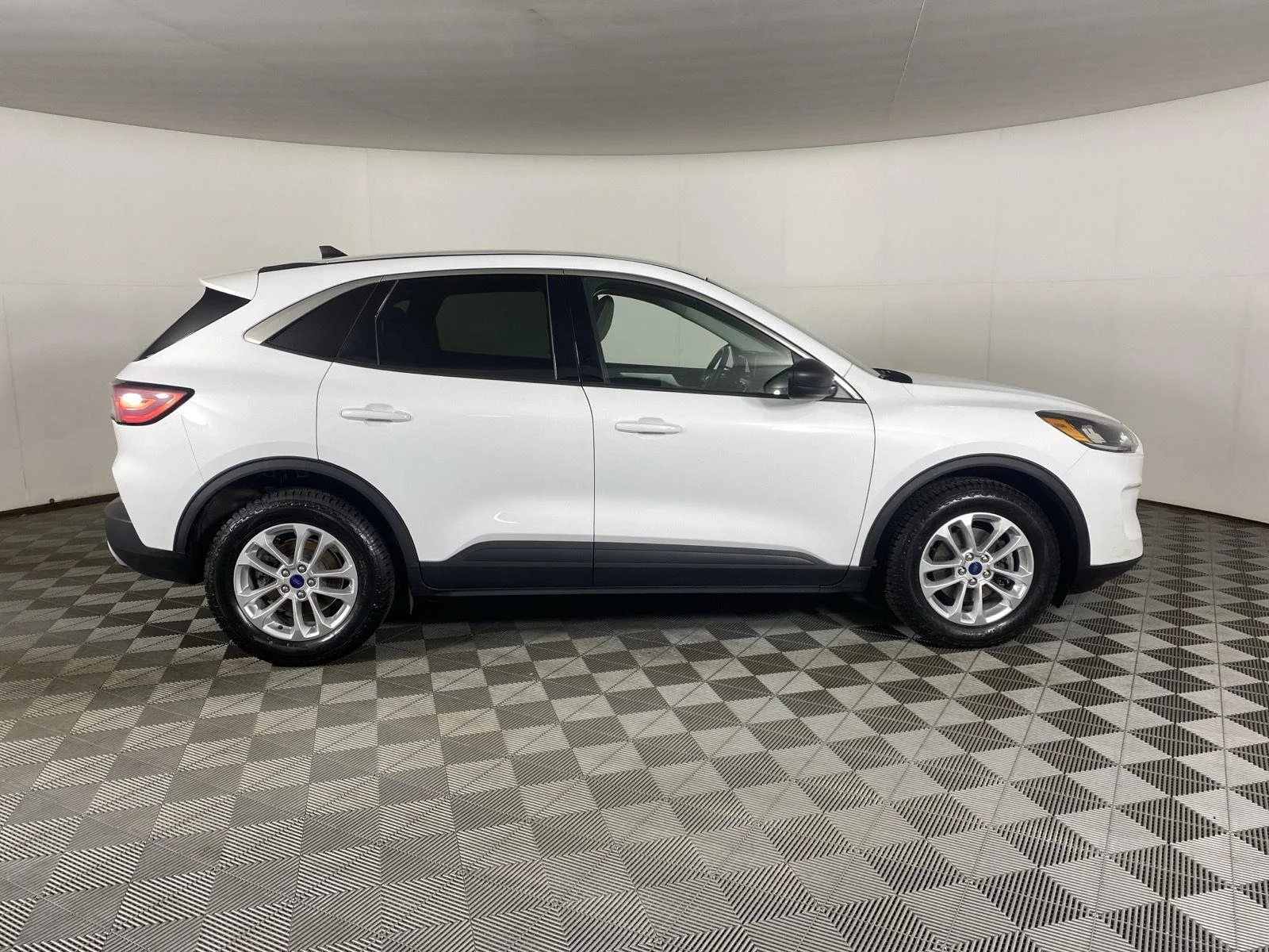 Used 2022 Oxford White Ford  image 11