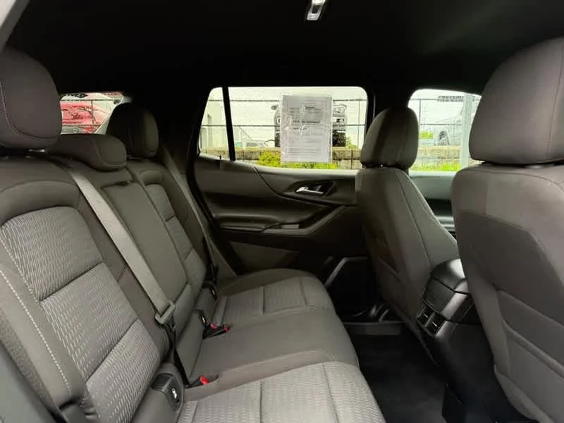 Used 2025 Sterling Gray Metallic Chevrolet FWD LT image 10
