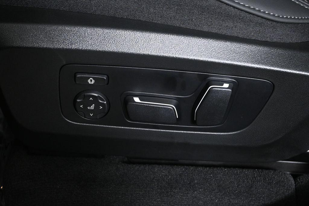 Used 2026 Blue Metallic BMW 30 xDrive image 27