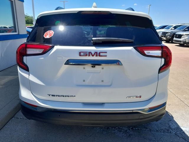 Used 2024 White GMC AT4 image 6