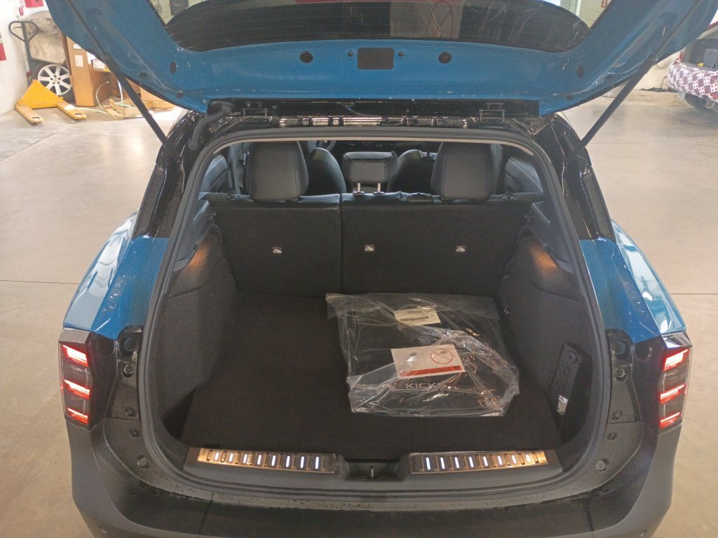 New 2027 Blue Metallic Nissan SR image 20